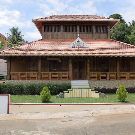 דירות Kallana Jackroot Heritage Athirappilly מראה חיצוני תמונה